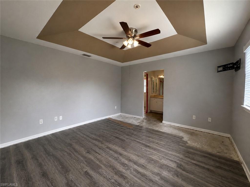 2411 Millie Ave S Property Photo 6