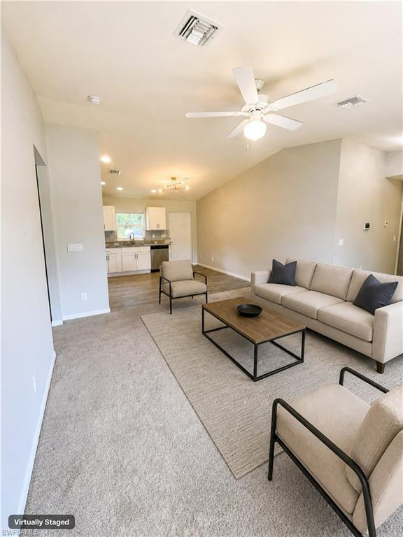 5013 Se Tradewinds Cir Property Photo 3