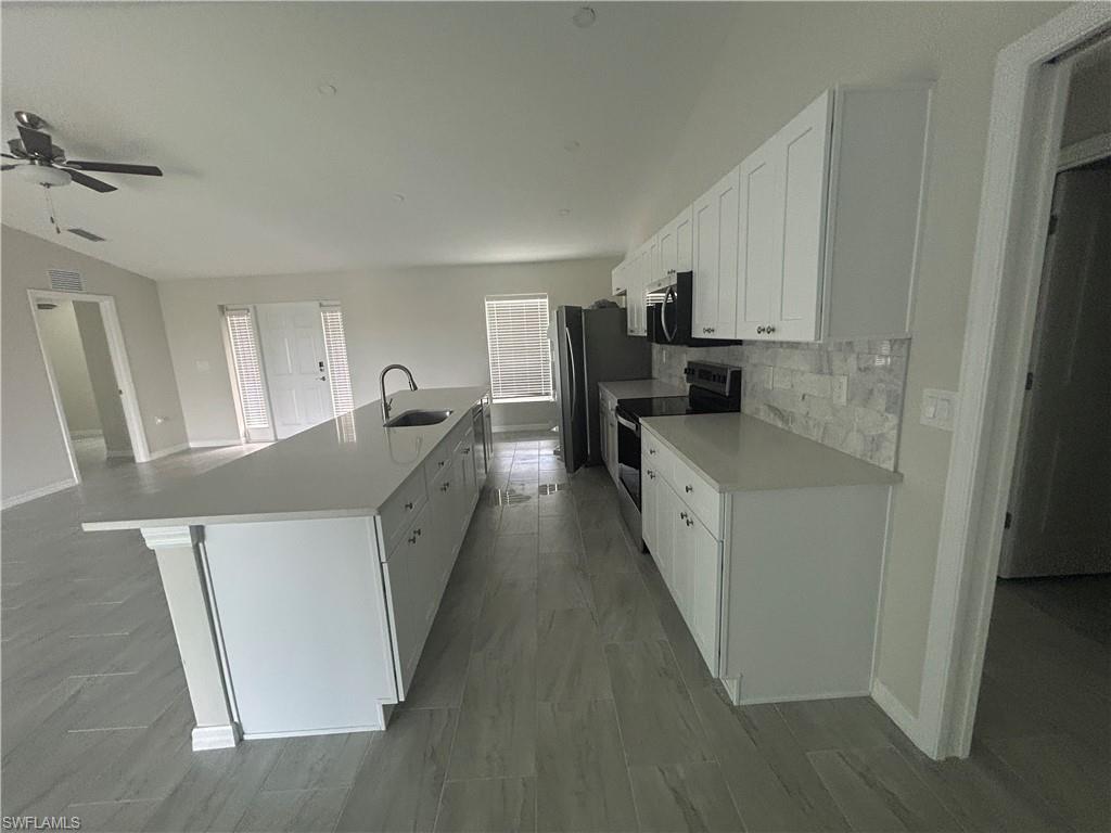 3200 Nw 4th Pl Property Photo 3