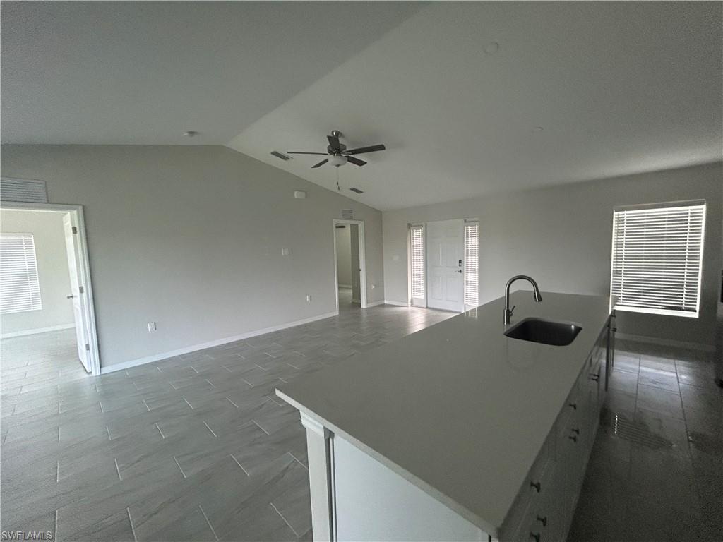 3200 Nw 4th Pl Property Photo 4