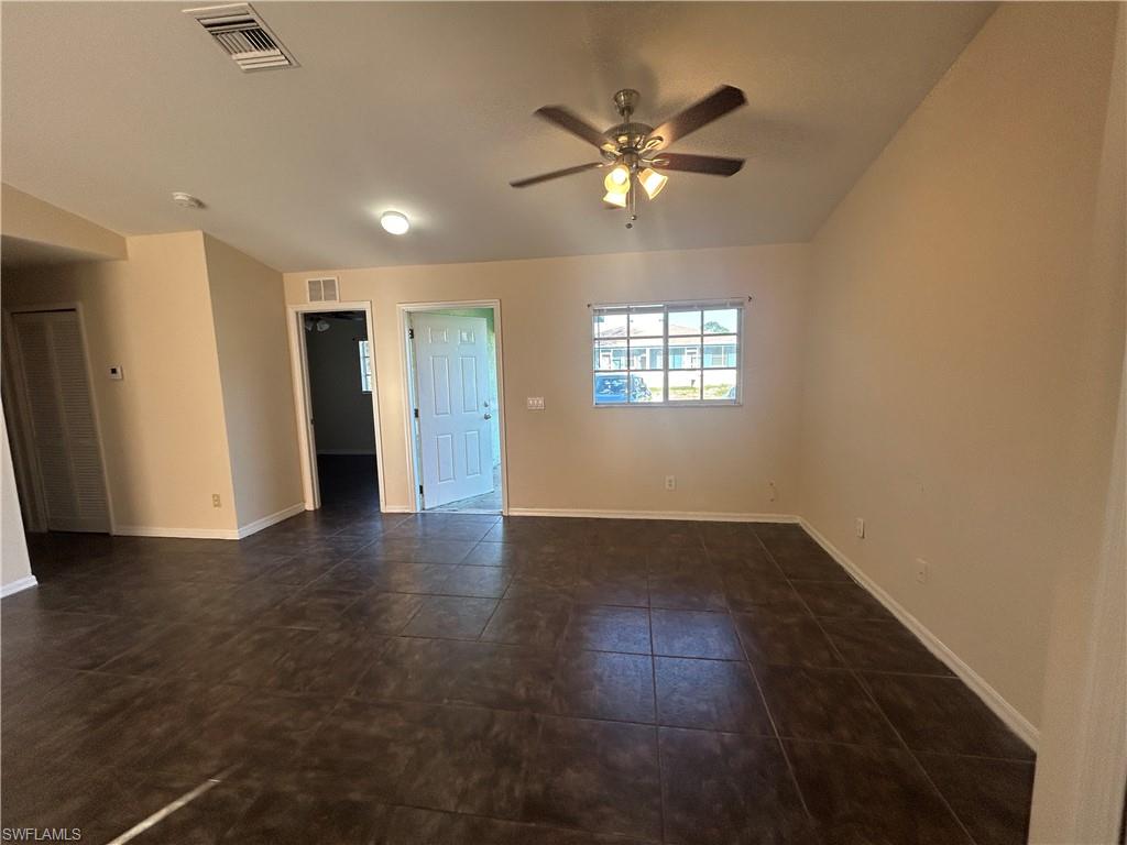 227 Ichabod Ave Property Photo 4