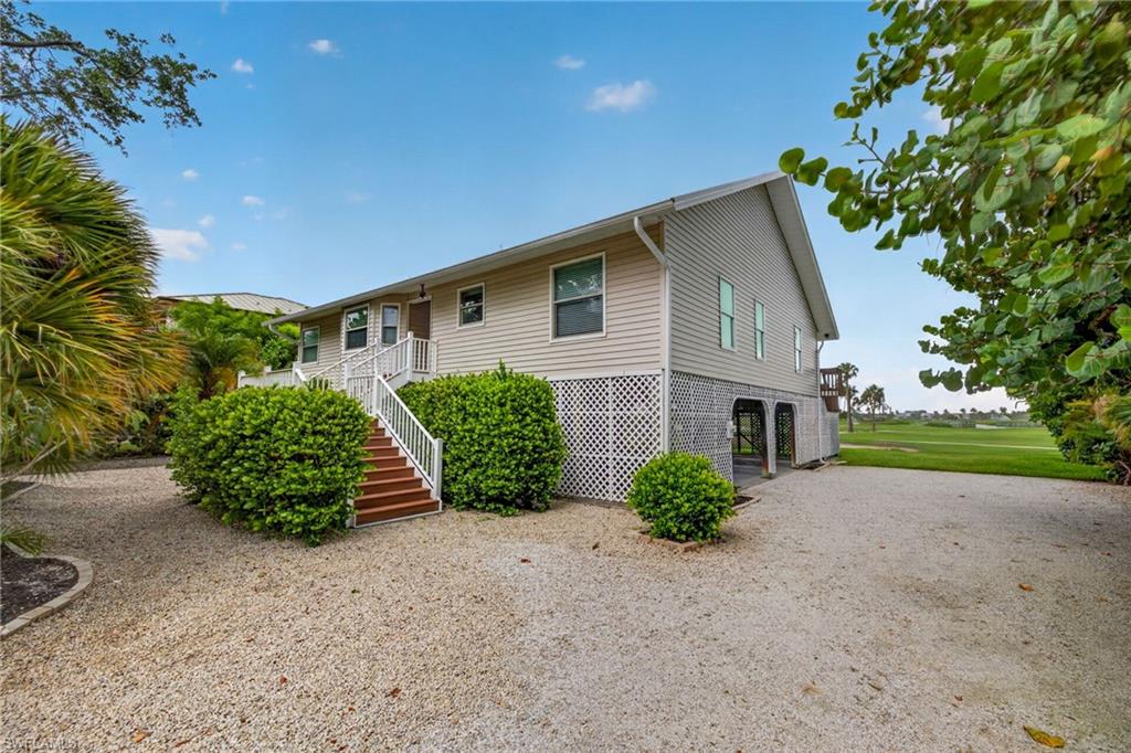9076 Mockingbird Dr Property Photo 1