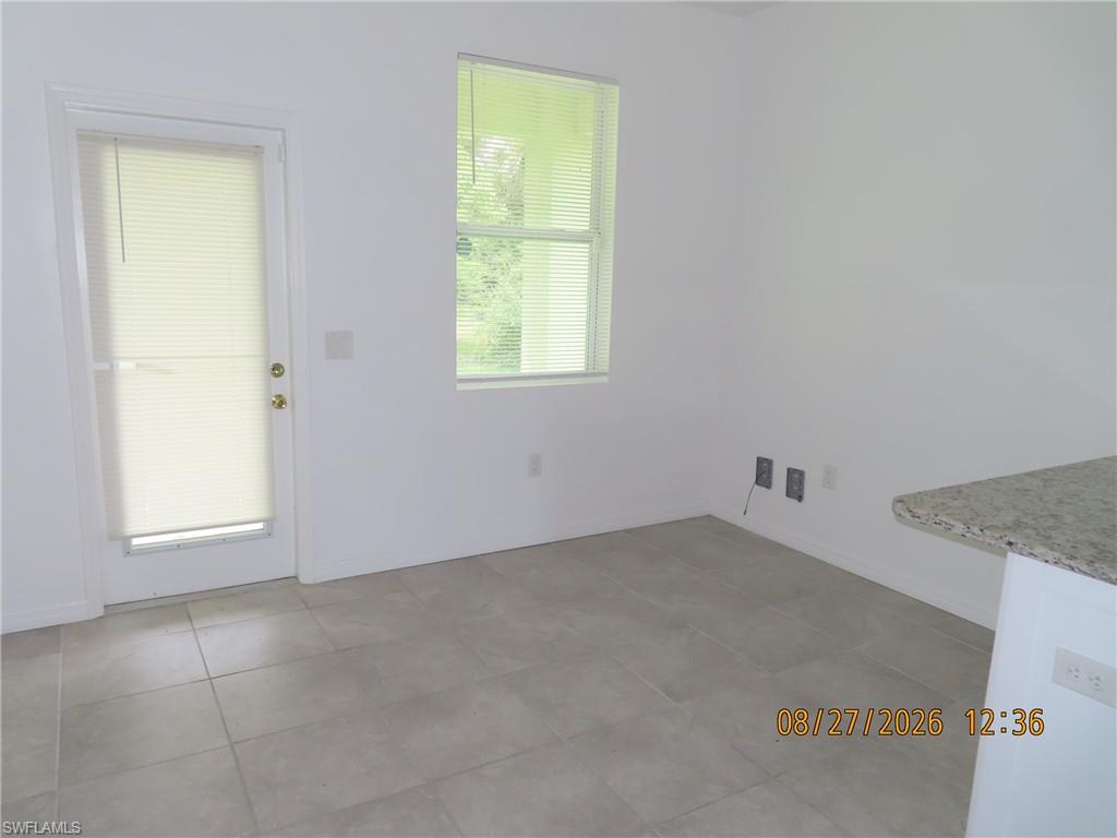 2713 7th St W Property Photo 8