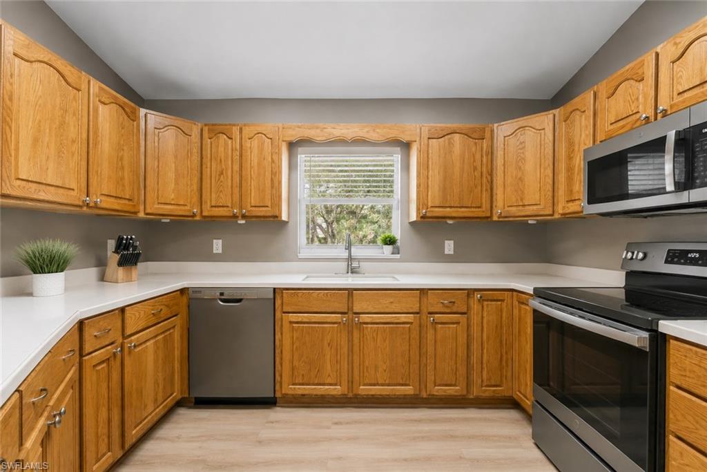 311 S Oak St Property Photo 12