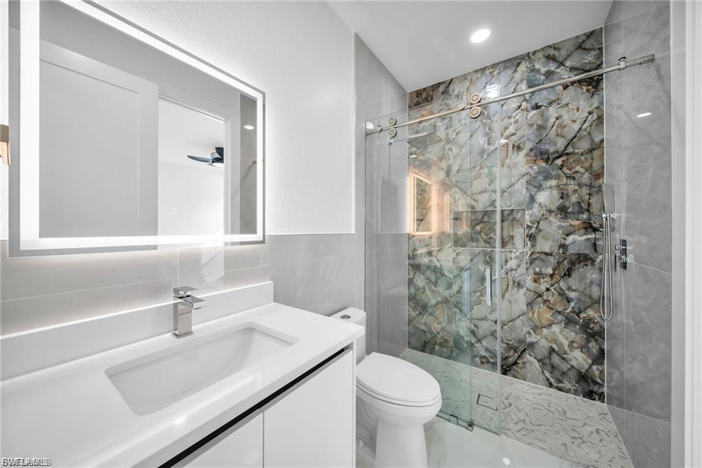 427 Sw 21st Ter Property Photo 13