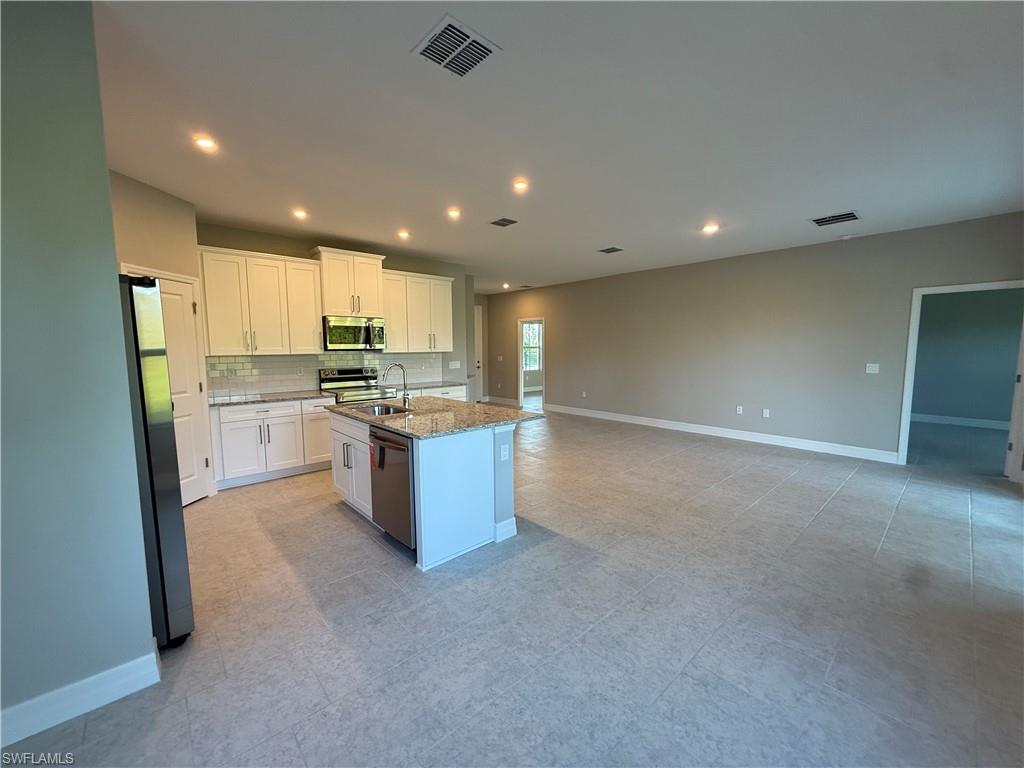 1030 Greenfield St Property Photo 11