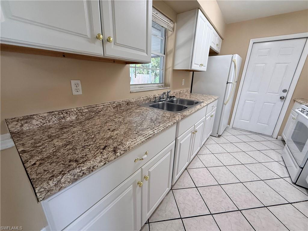 2511 W Cypress Ave Property Photo 3