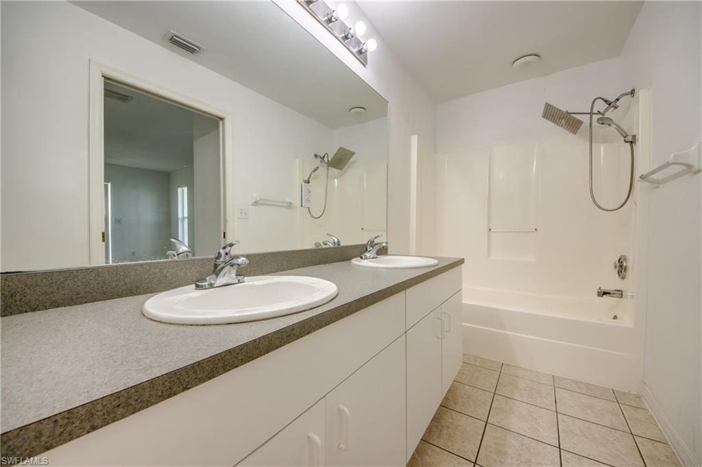 2114 Sw 39th St Property Photo 32
