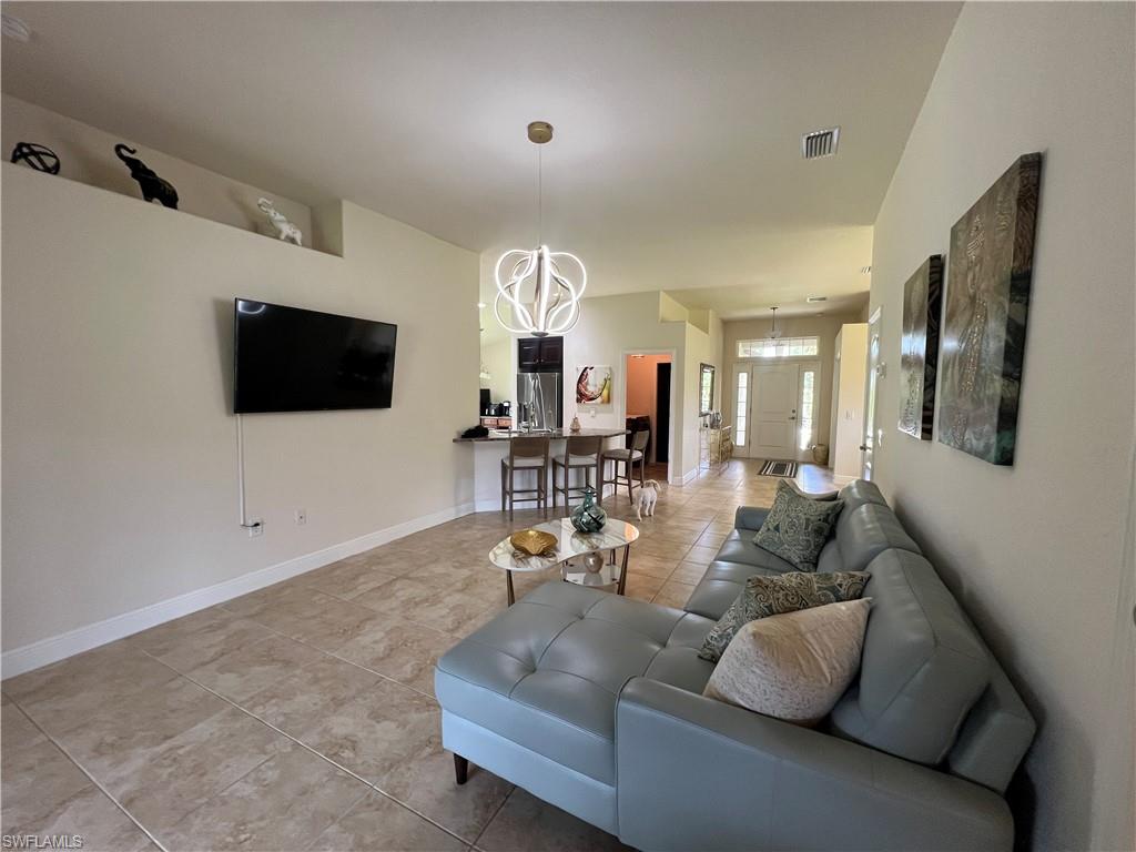 555 Sargent St Property Photo 6