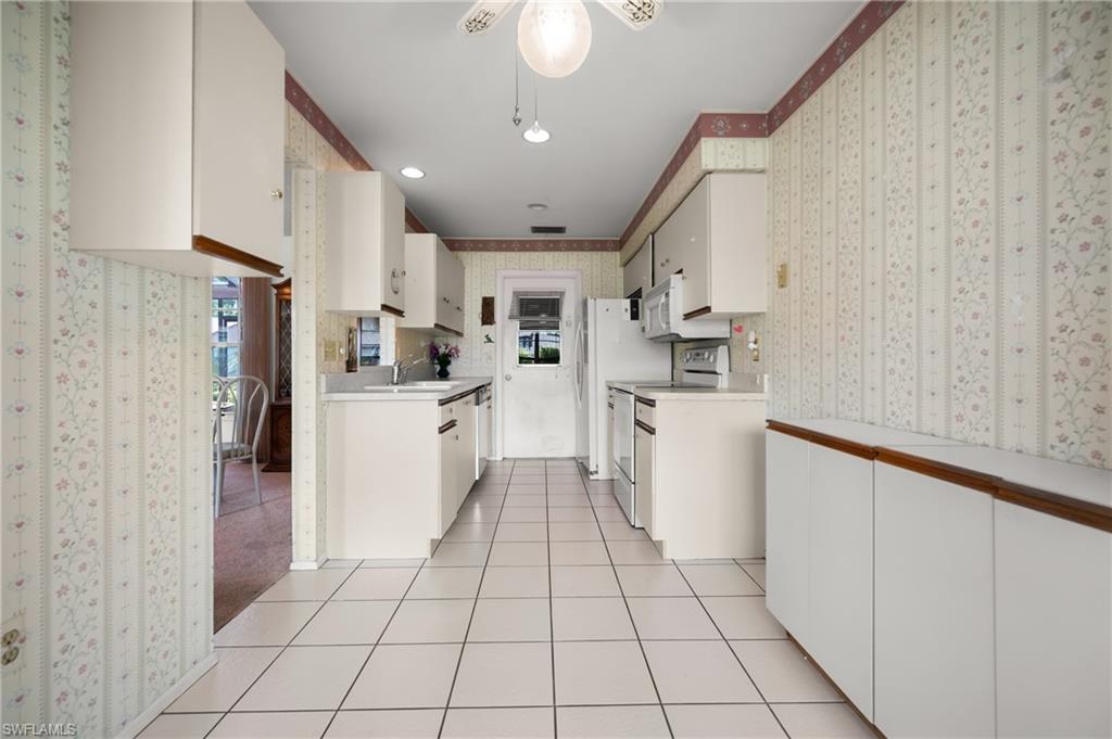 658 Foxwood Blvd 88 Property Photo 12