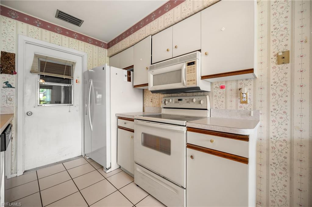 658 Foxwood Blvd 88 Property Photo 13