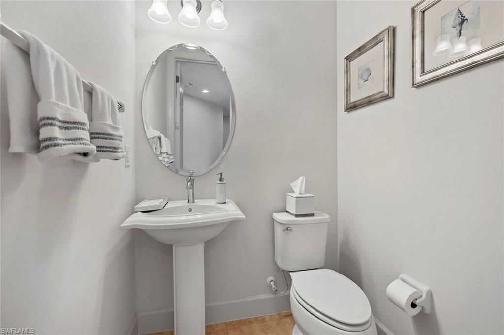 10251 Glastonbury Cir 201 Property Photo 22