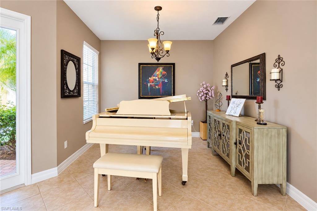 10471 Winged Elm Ln Property Photo 5