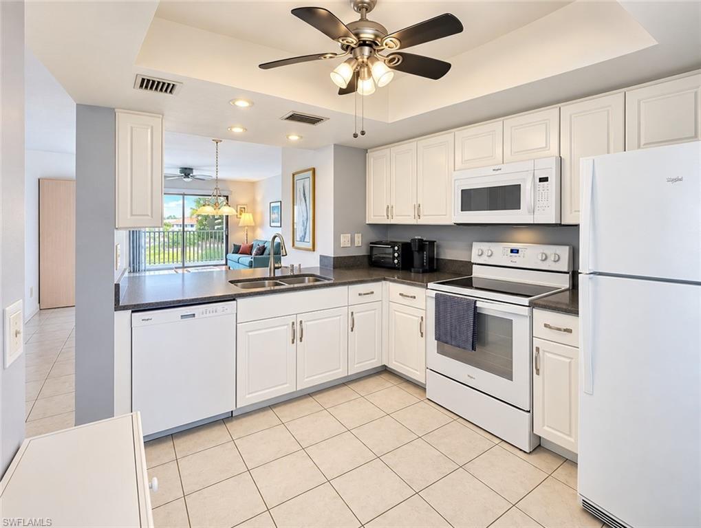 11220 Caravel Cir 308 Property Photo 3