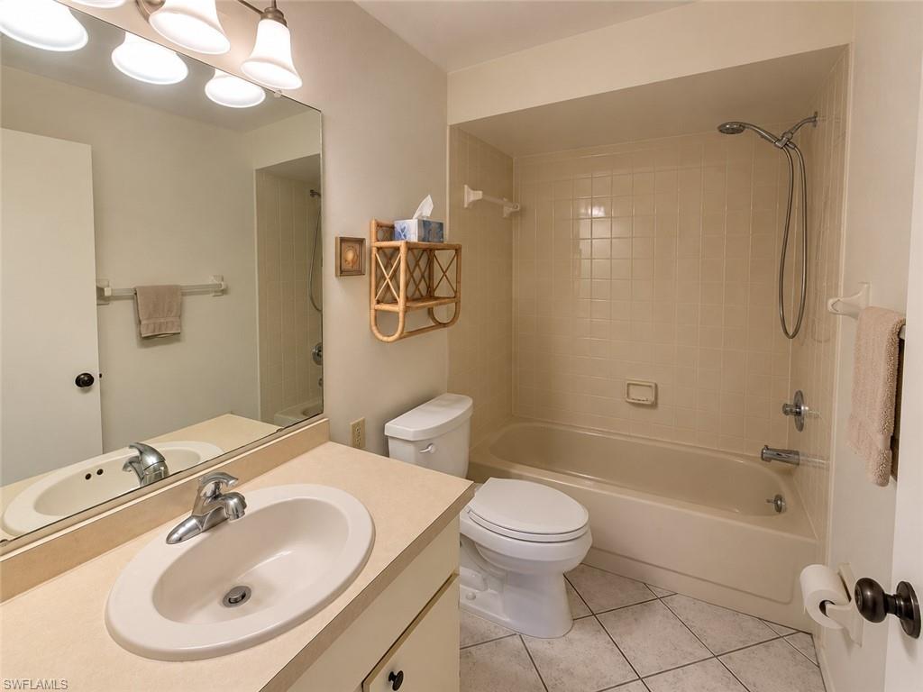 11220 Caravel Cir 308 Property Photo 18