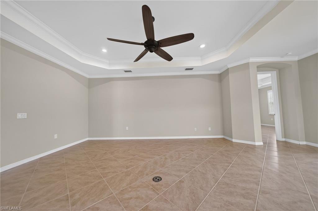8051 Venetian Pointe Dr Property Photo 10