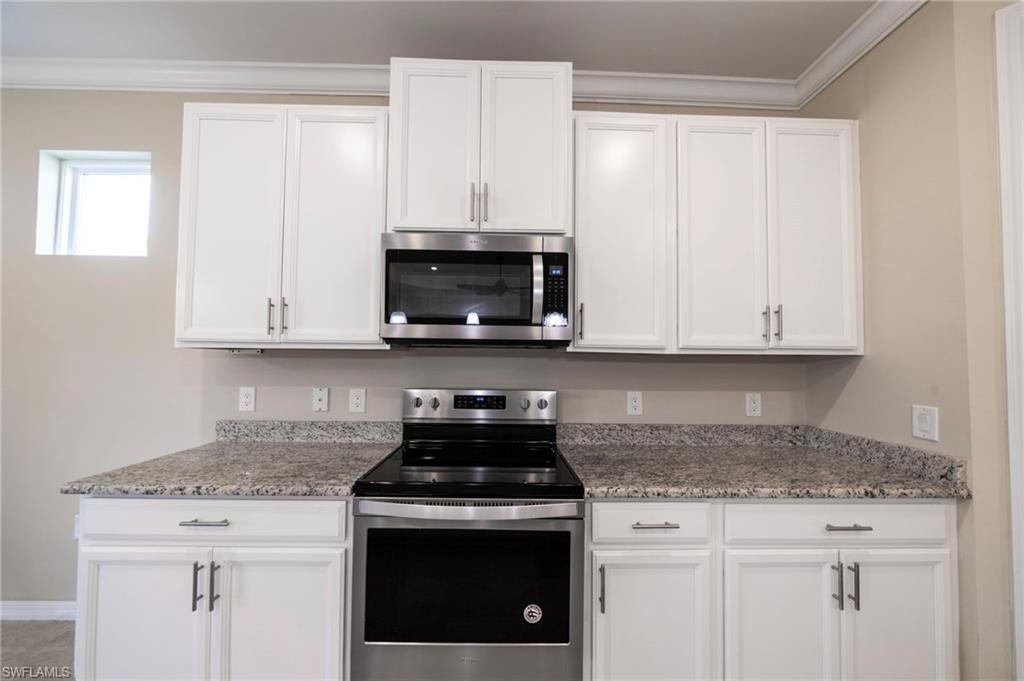 8051 Venetian Pointe Dr Property Photo 15