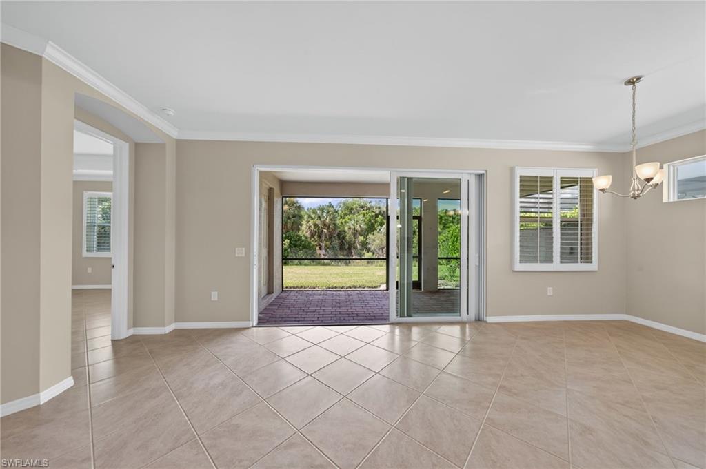 8051 Venetian Pointe Dr Property Photo 17