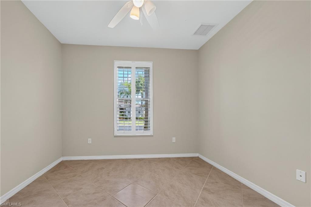 8051 Venetian Pointe Dr Property Photo 28