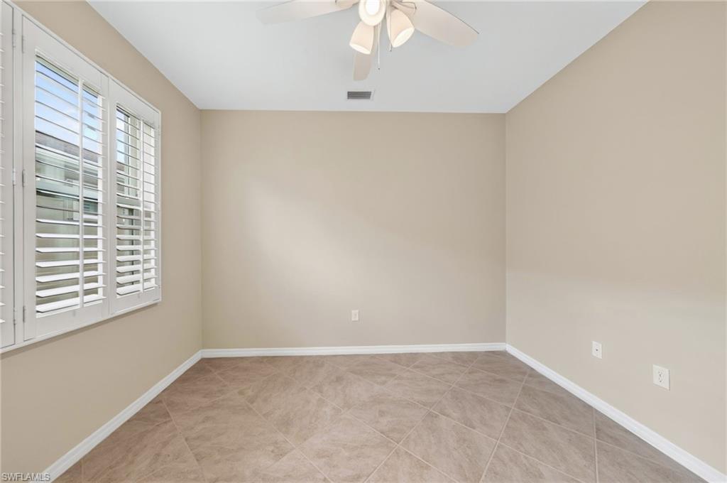 8051 Venetian Pointe Dr Property Photo 33