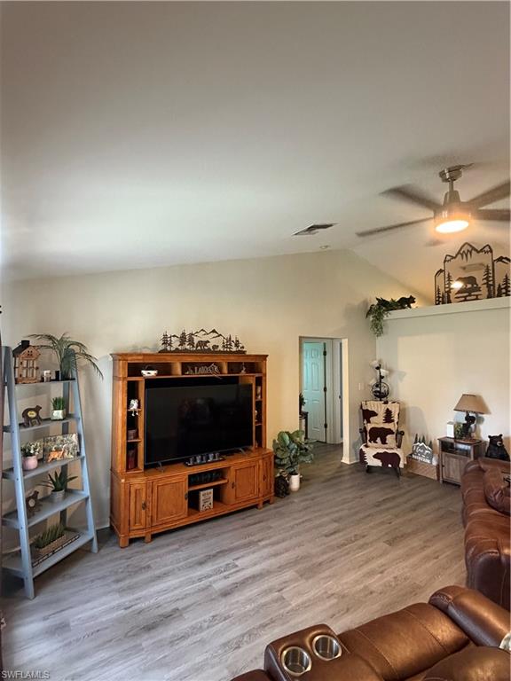 725 S Berner Rd Property Photo 10