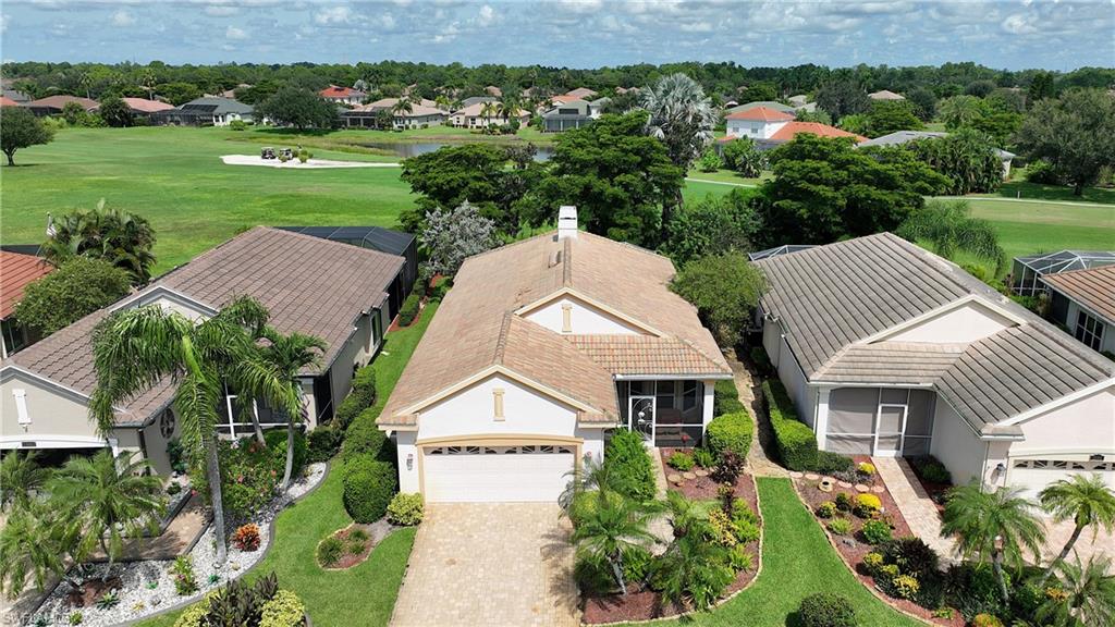 2097 Oxford Ridge Cir Property Photo 2