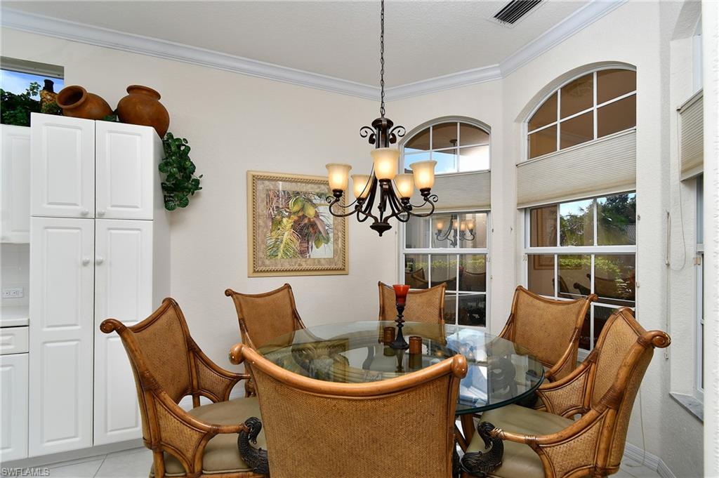 2097 Oxford Ridge Cir Property Photo 13