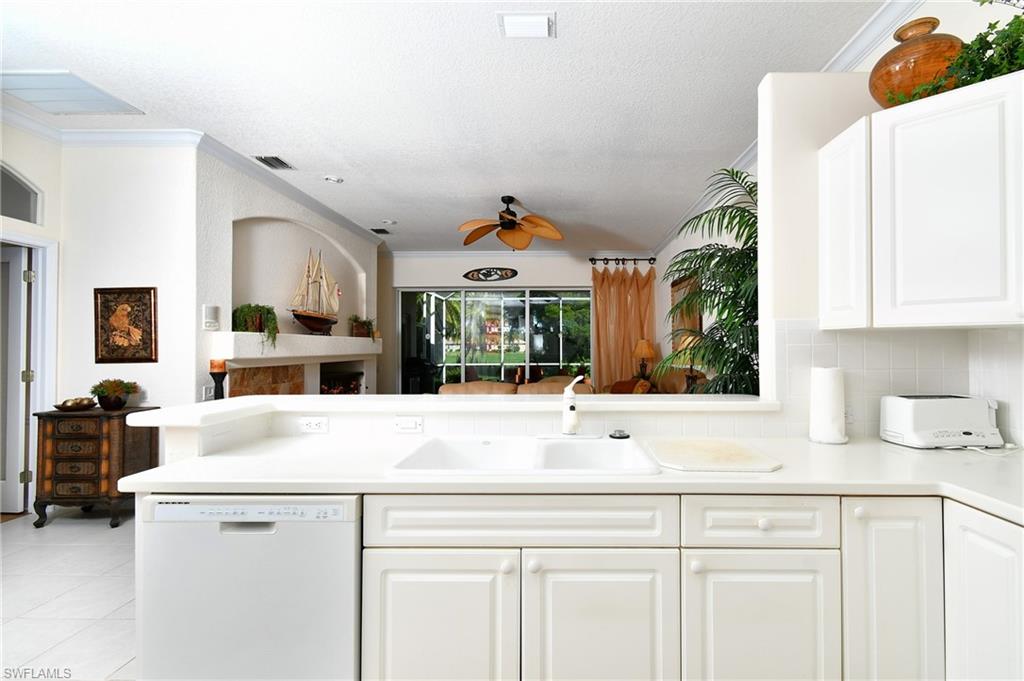2097 Oxford Ridge Cir Property Photo 15