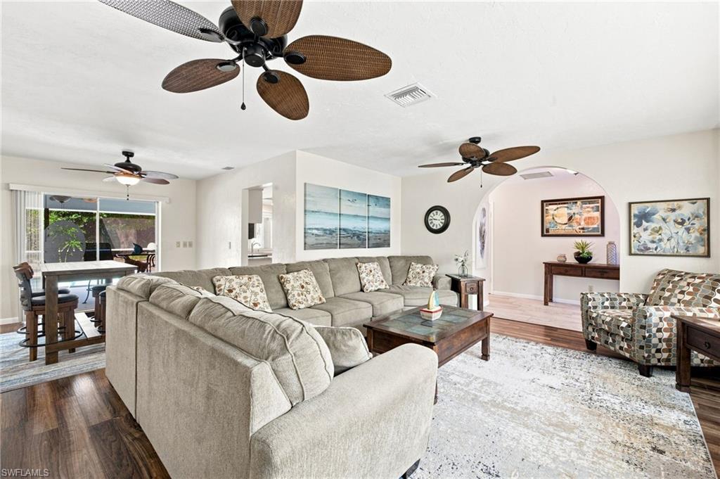 6829 Carmelle Dr Property Photo 11