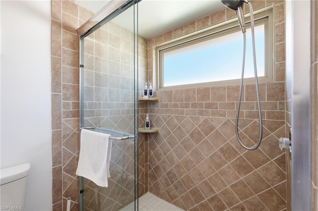 243 Se 1st Ter Property Photo 17