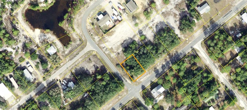 2235 Oak St Property Photo 1