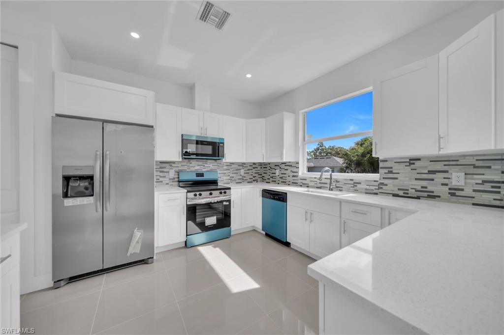 523 Harry Thayer Ave S Property Photo 8