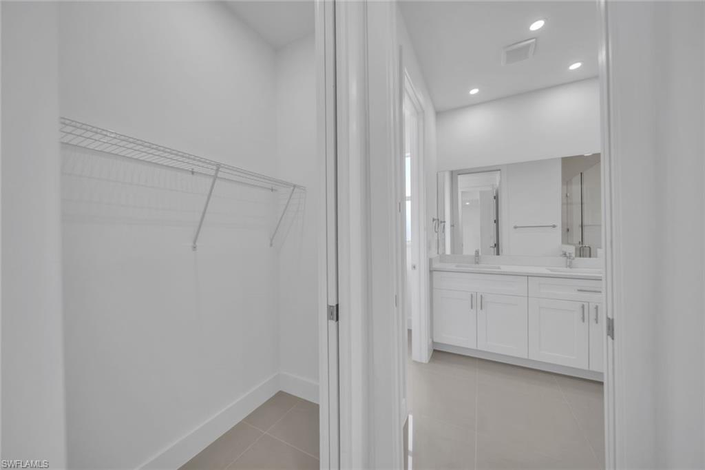 523 Harry Thayer Ave S Property Photo 11