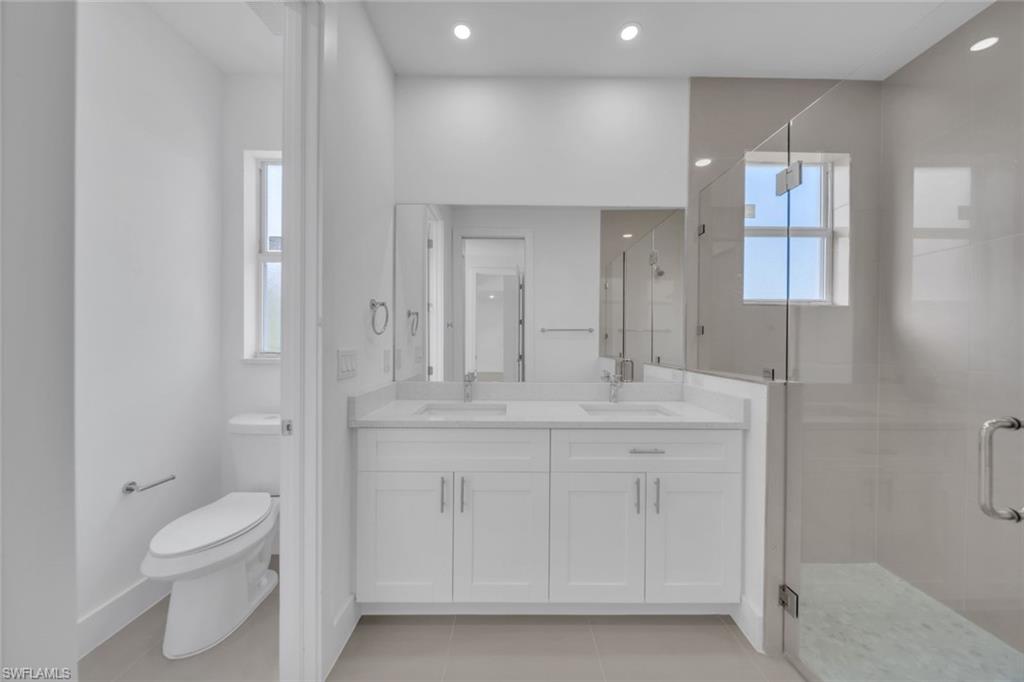523 Harry Thayer Ave S Property Photo 14