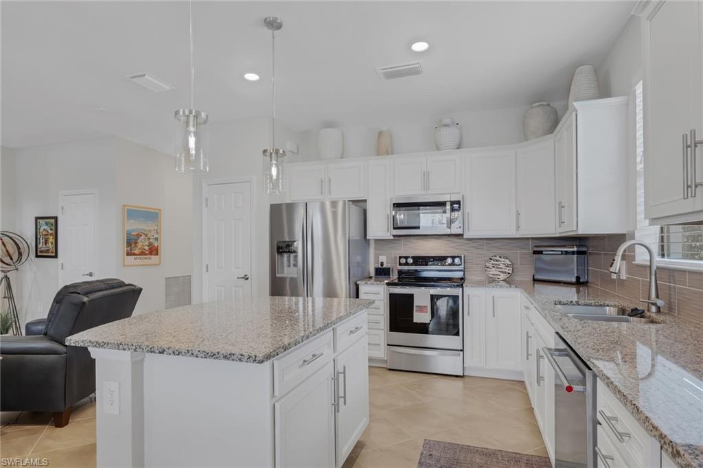 16250 Rosemallow Ln Property Photo 7