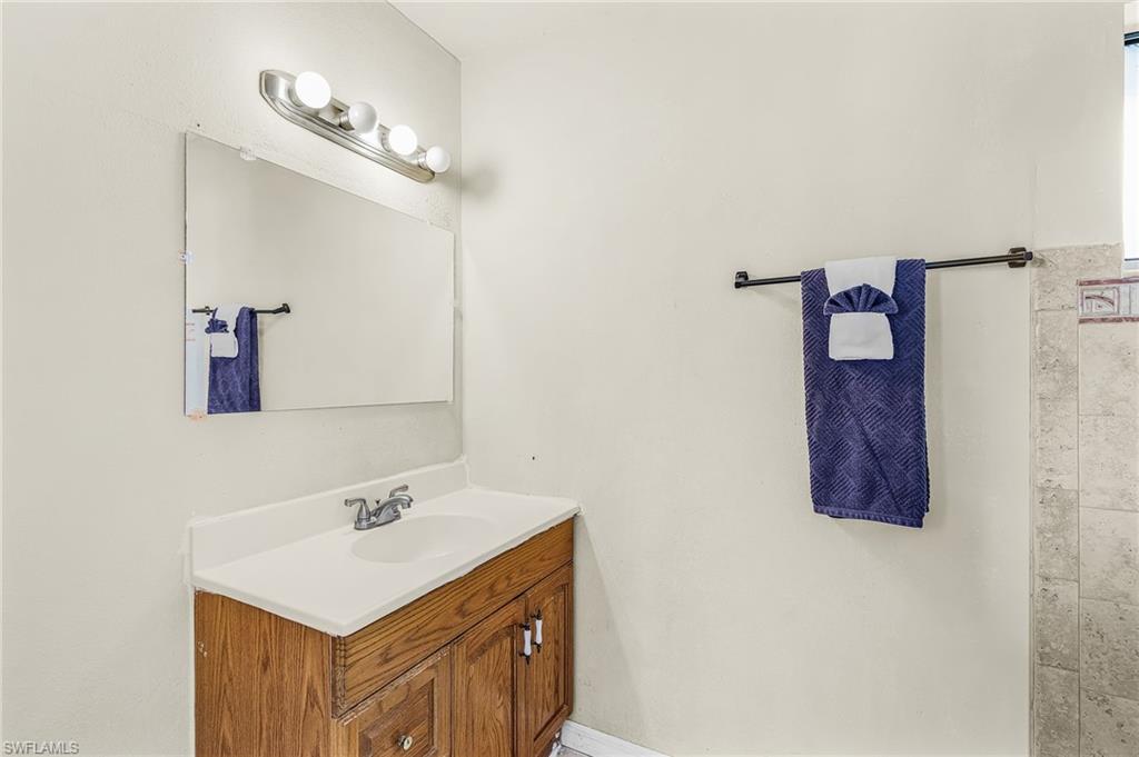 1718 Ne 7th Ter Property Photo 8