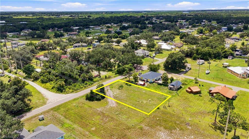 30268 Holly Rd Property Photo 3