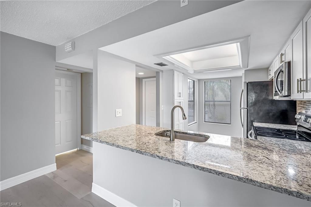 15206 Parkside Dr 102 Property Photo 2