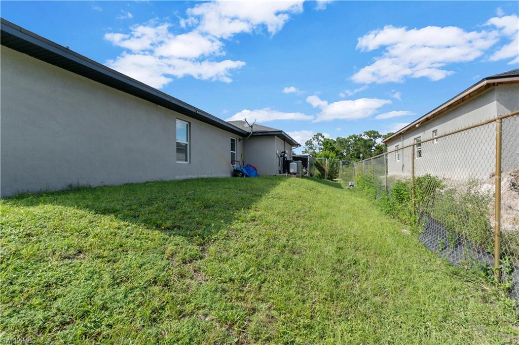 5061/5063 Locke Ln Property Photo 8
