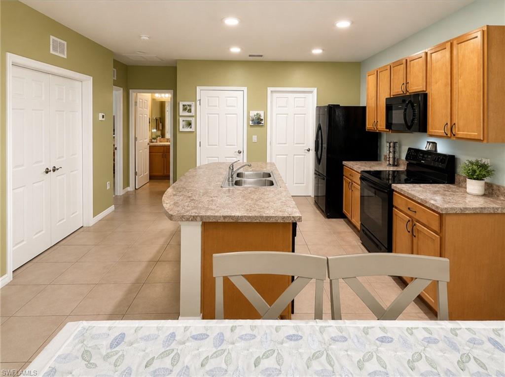 10716 Crossback Ln Property Photo 4