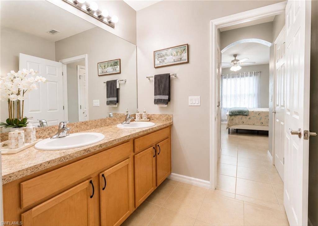 10716 Crossback Ln Property Photo 9