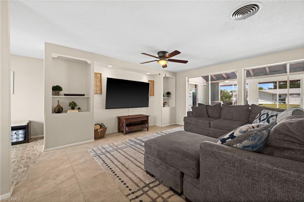 22112 Bronxville Ave Property Photo 8