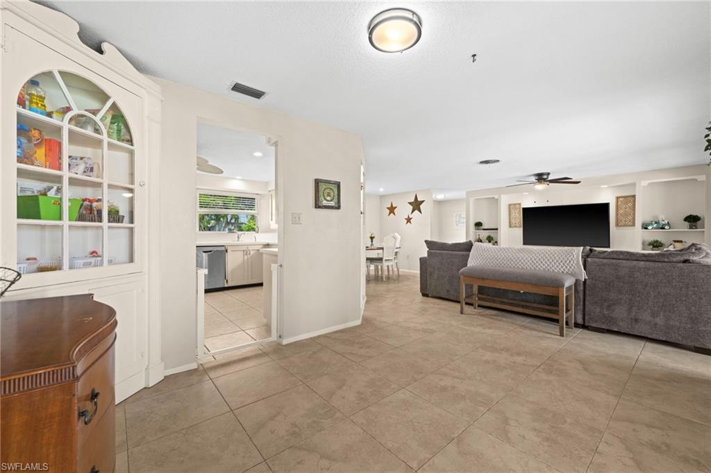 22112 Bronxville Ave Property Photo 10