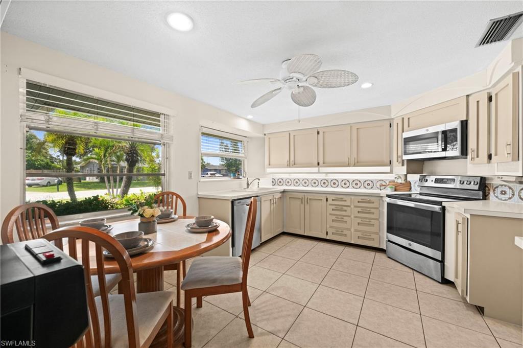 22112 Bronxville Ave Property Photo 11