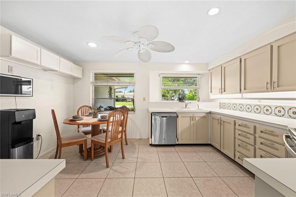 22112 Bronxville Ave Property Photo 18