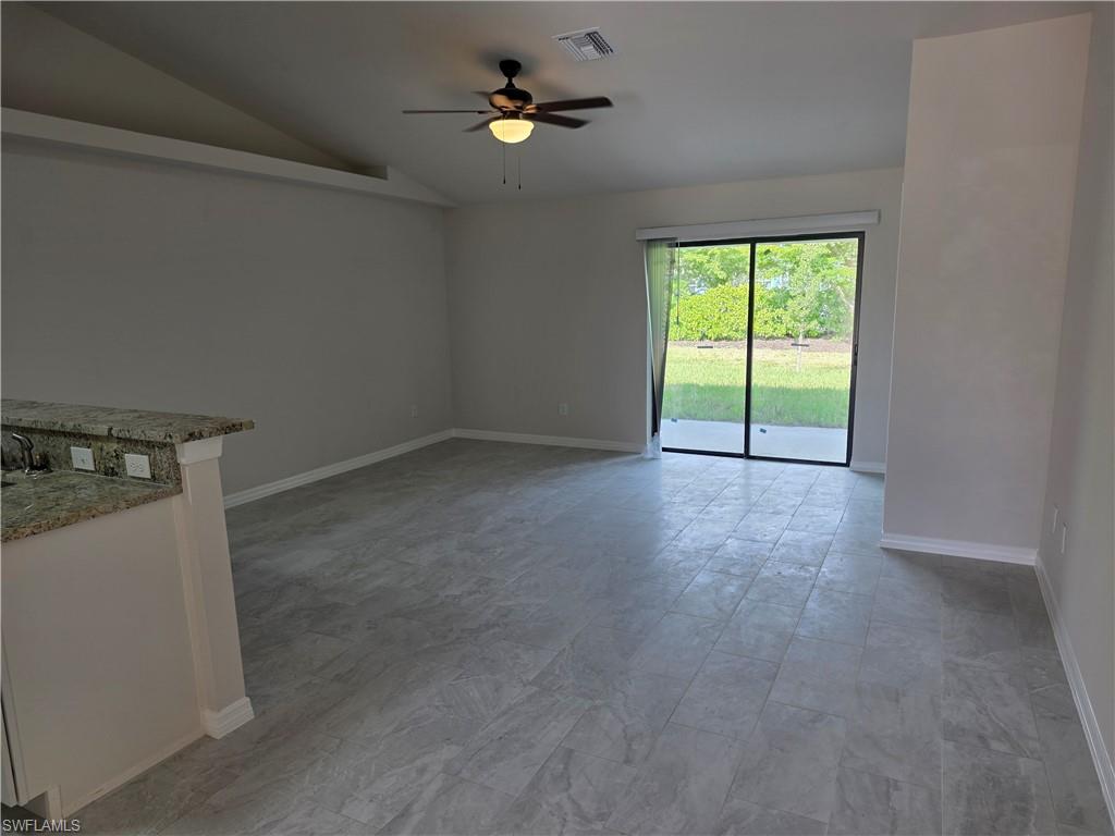 1418 Se 1st Pl Property Photo 3