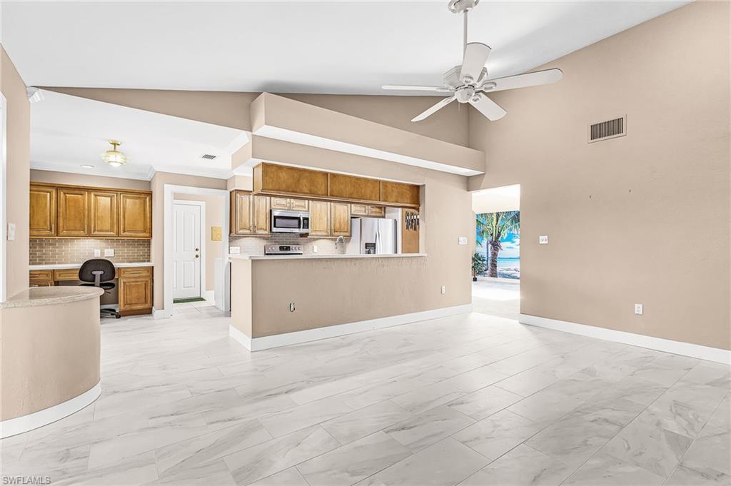 12538 Barrington Ct Property Photo 4