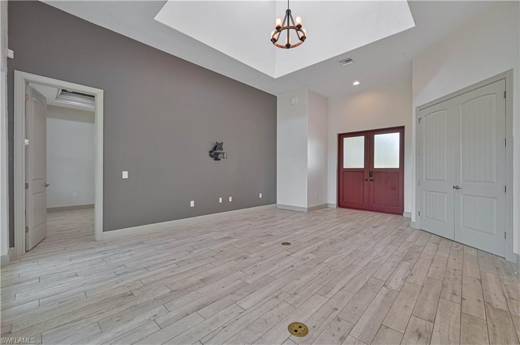 18111 Riverchase Ct Property Photo 8