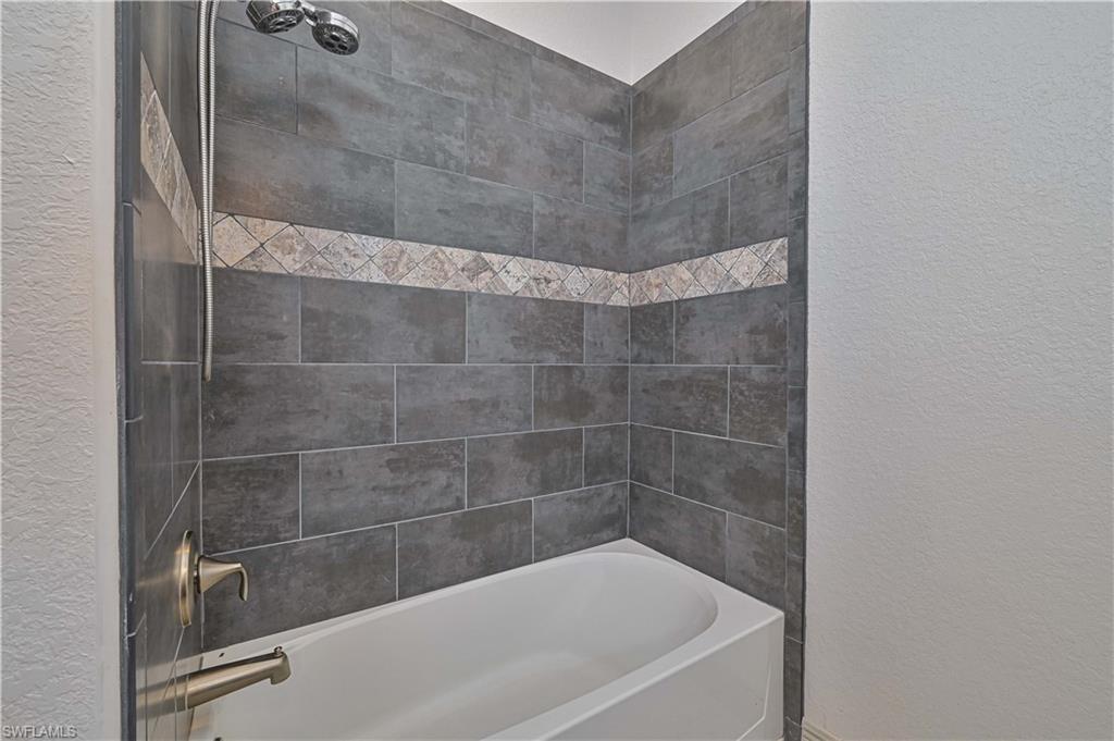 18111 Riverchase Ct Property Photo 33