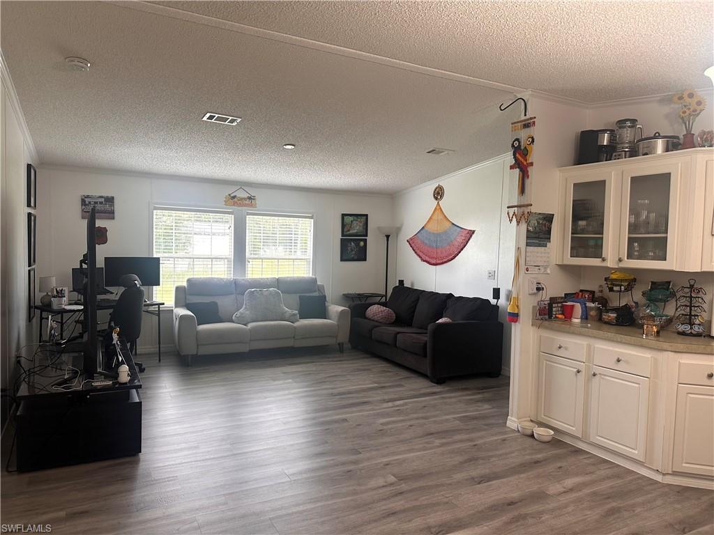 8094 Cook Dr Property Photo 3